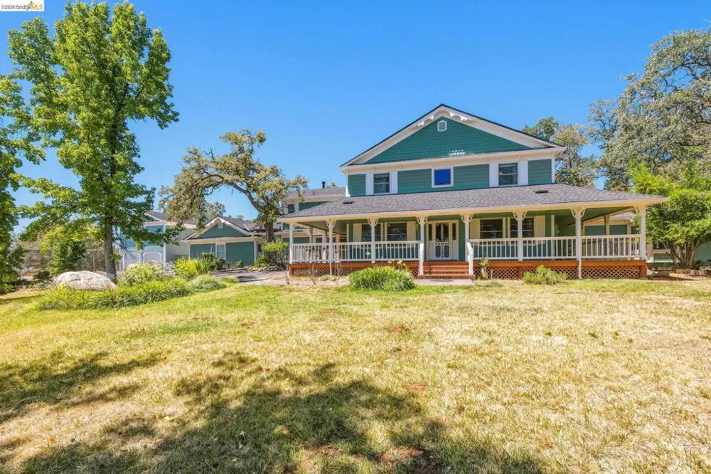 17732 Saddle Dr Tuolumne, CA 95379