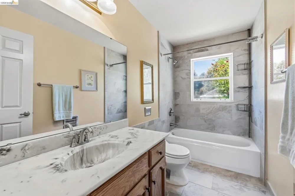 17732 Saddle Dr Tuolumne, CA 95379