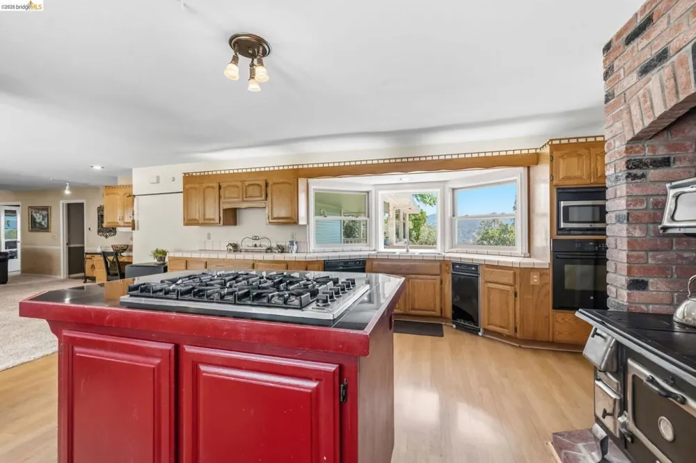 17732 Saddle Dr Tuolumne, CA 95379