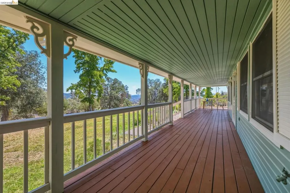 17732 Saddle Dr Tuolumne, CA 95379