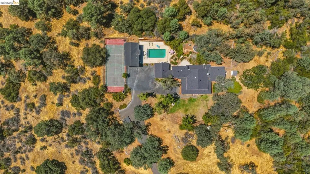 17732 Saddle Dr Tuolumne, CA 95379
