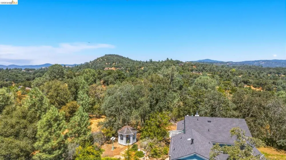 17732 Saddle Dr Tuolumne, CA 95379