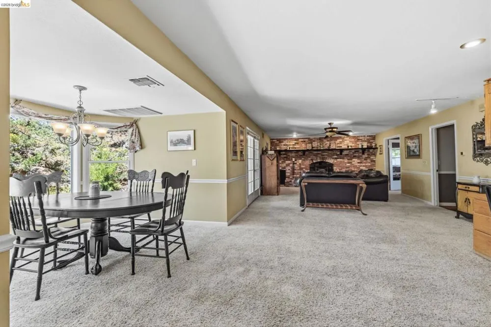 17732 Saddle Dr Tuolumne, CA 95379