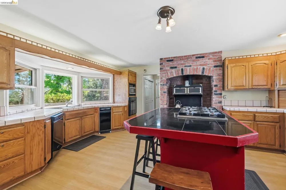 17732 Saddle Dr Tuolumne, CA 95379