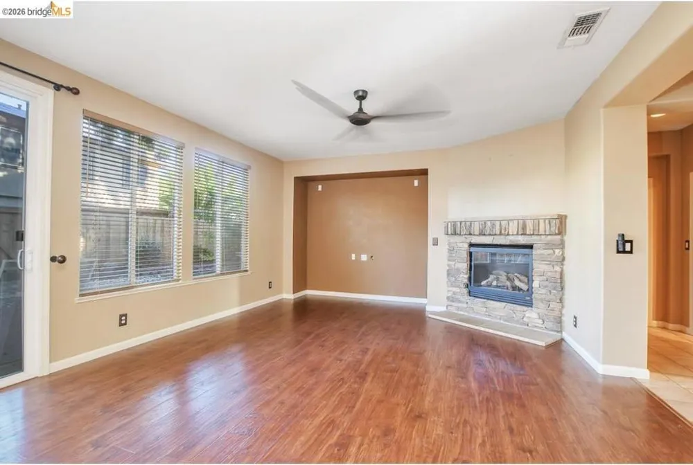 2533 Crescent Way Discovery Bay, CA 94505