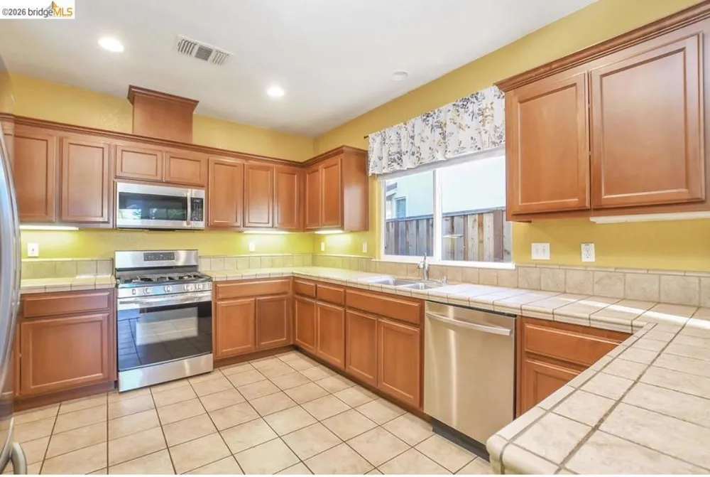 2533 Crescent Way Discovery Bay, CA 94505