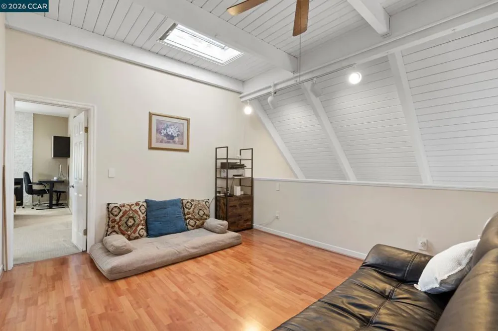 443 College Ave Palo Alto, CA 94306