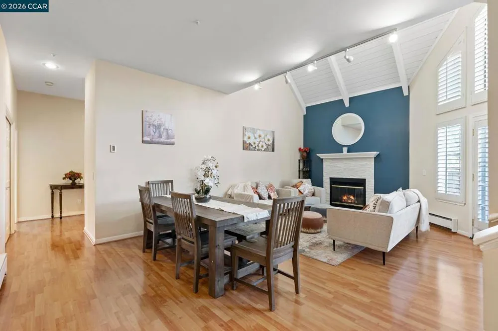 443 College Ave Palo Alto, CA 94306