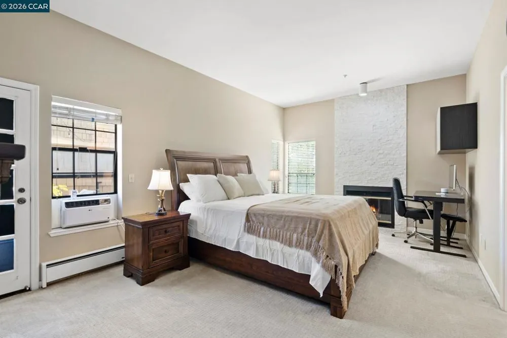 443 College Ave Palo Alto, CA 94306