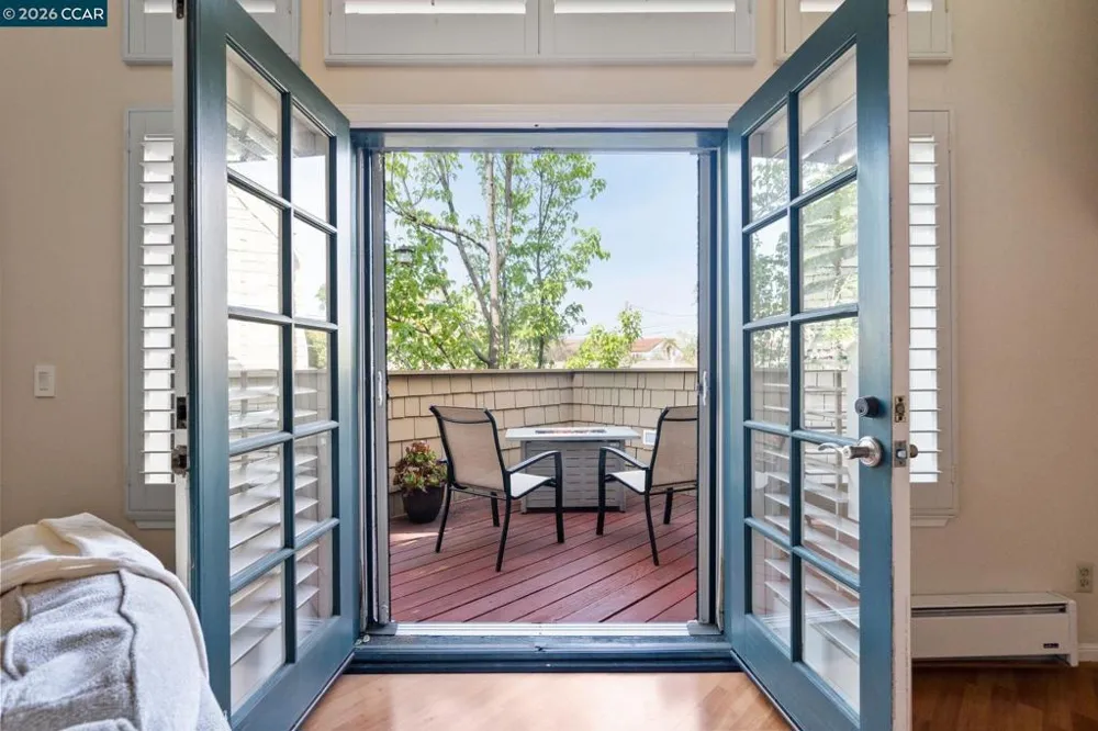 443 College Ave Palo Alto, CA 94306
