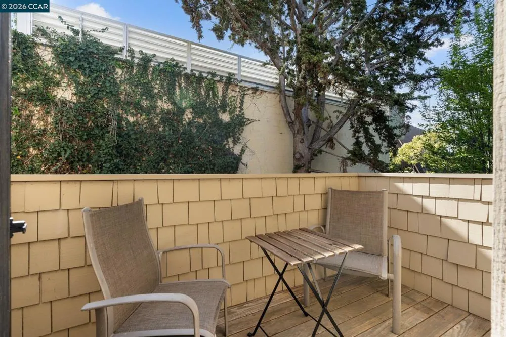 443 College Ave Palo Alto, CA 94306
