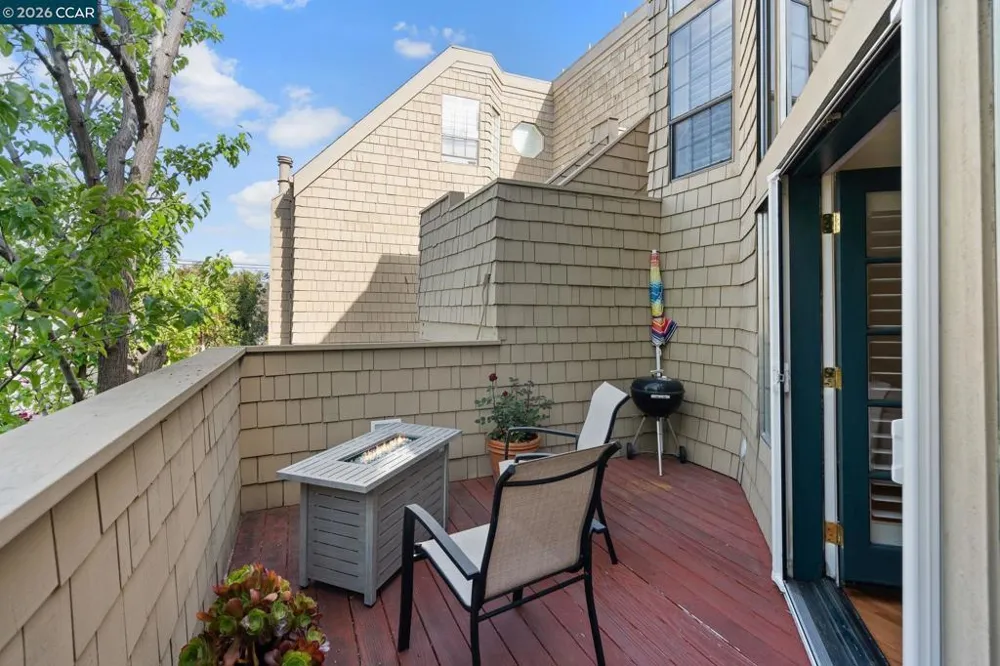 443 College Ave Palo Alto, CA 94306