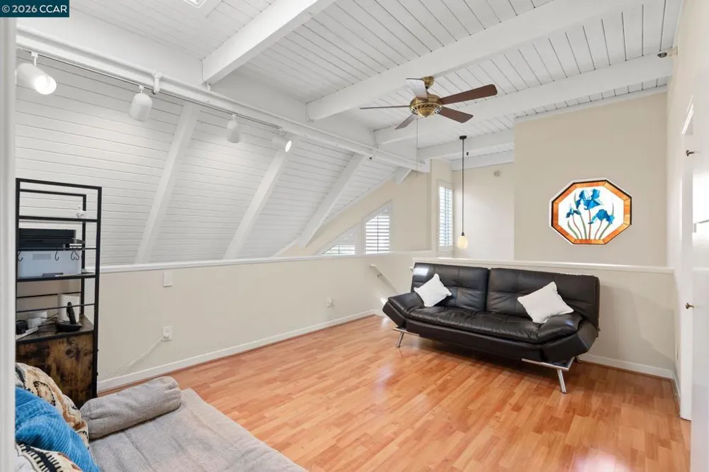 443 College Ave Palo Alto, CA 94306
