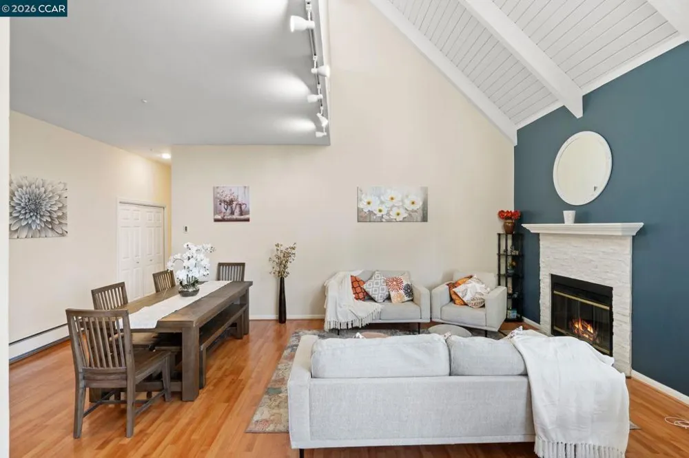 443 College Ave Palo Alto, CA 94306