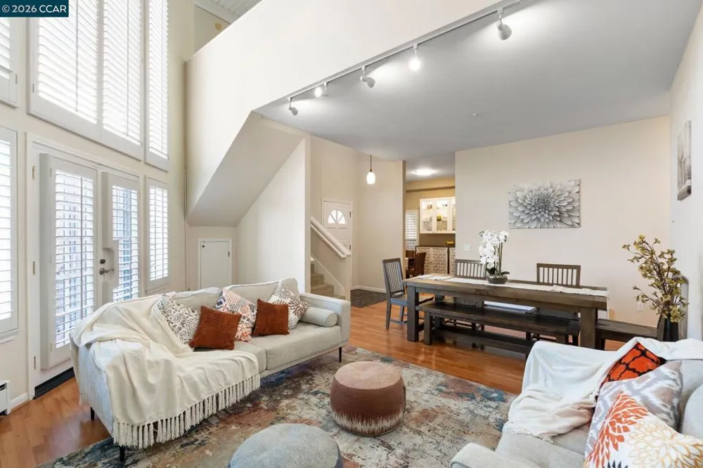443 College Ave Palo Alto, CA 94306