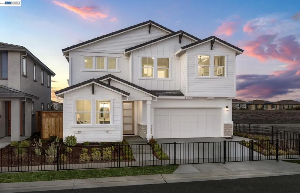 325 E Beatrice Avenue Mountain House, CA 95391
