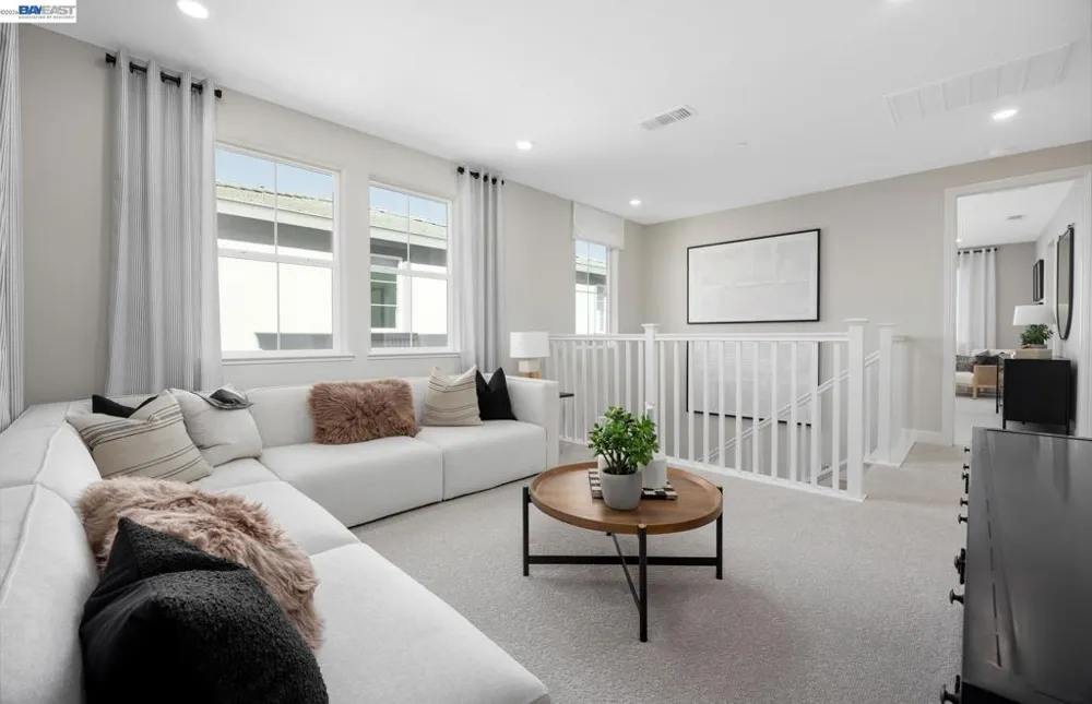325 E Beatrice Avenue Mountain House, CA 95391
