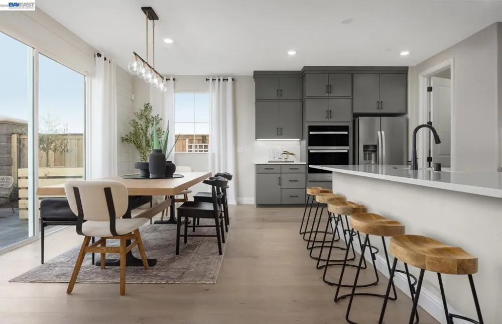 325 E Beatrice Avenue Mountain House, CA 95391