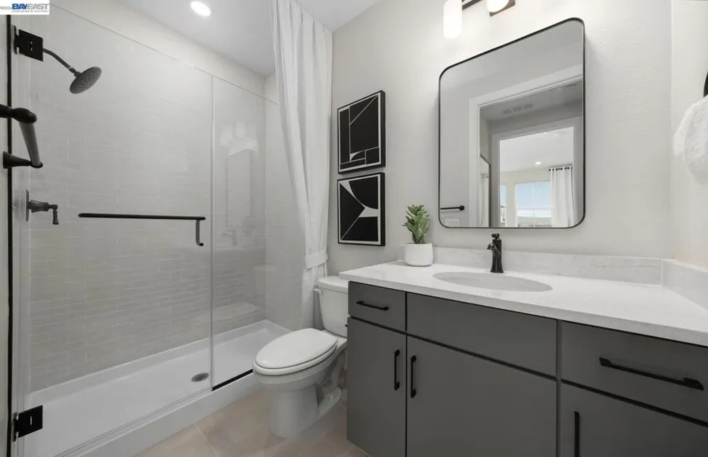 325 E Beatrice Avenue Mountain House, CA 95391