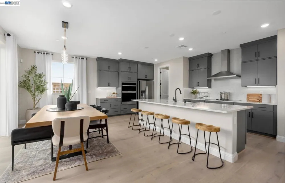 325 E Beatrice Avenue Mountain House, CA 95391