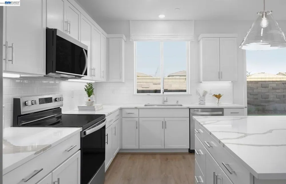 313 E Beatrice Avenue Mountain House, CA 95391