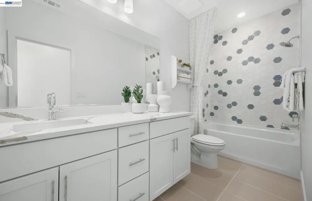 313 E Beatrice Avenue Mountain House, CA 95391