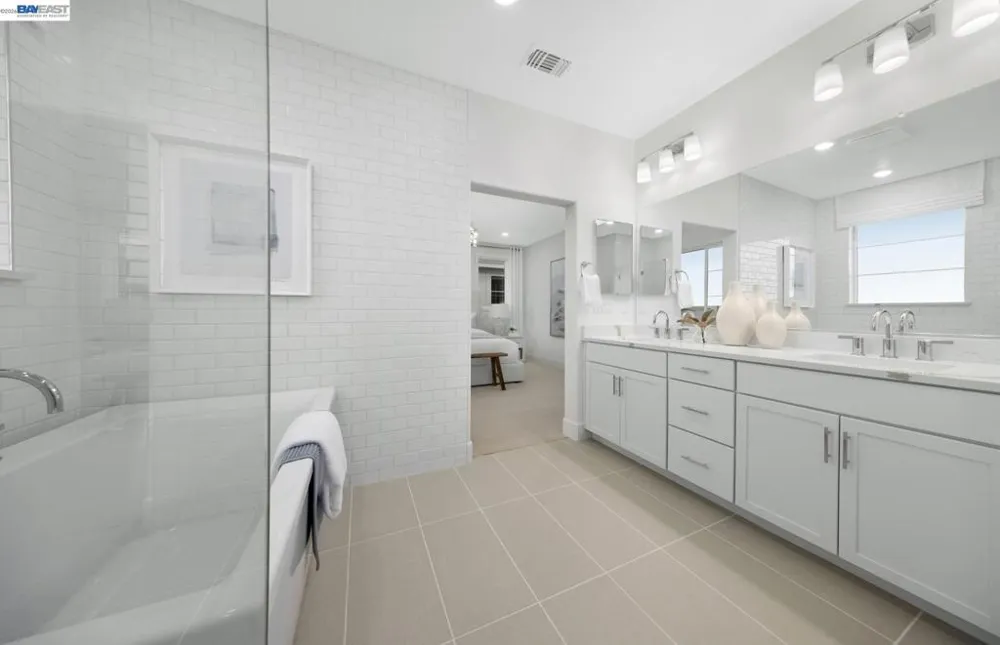313 E Beatrice Avenue Mountain House, CA 95391