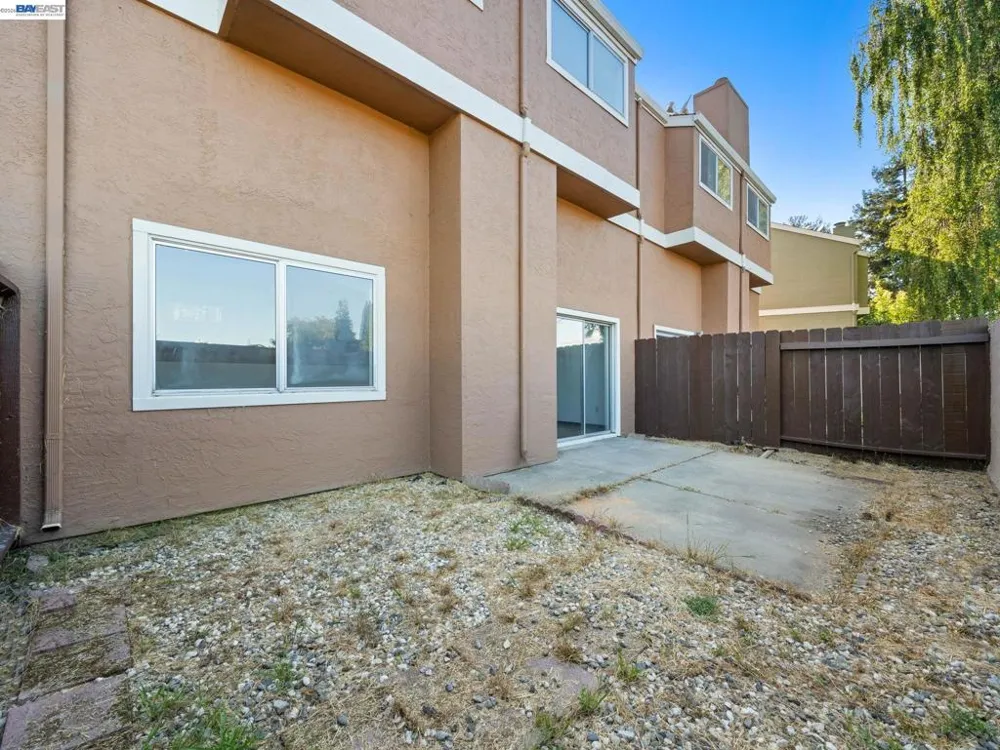37886 Bright Cmn Fremont, CA 94536