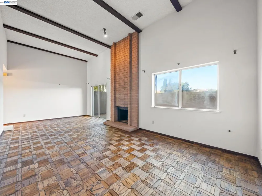 37886 Bright Cmn Fremont, CA 94536