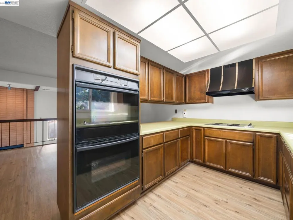 37886 Bright Cmn Fremont, CA 94536
