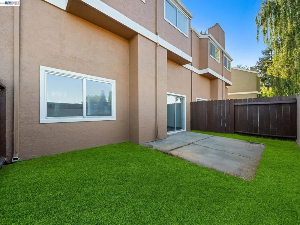 37886 Bright Cmn Fremont, CA 94536
