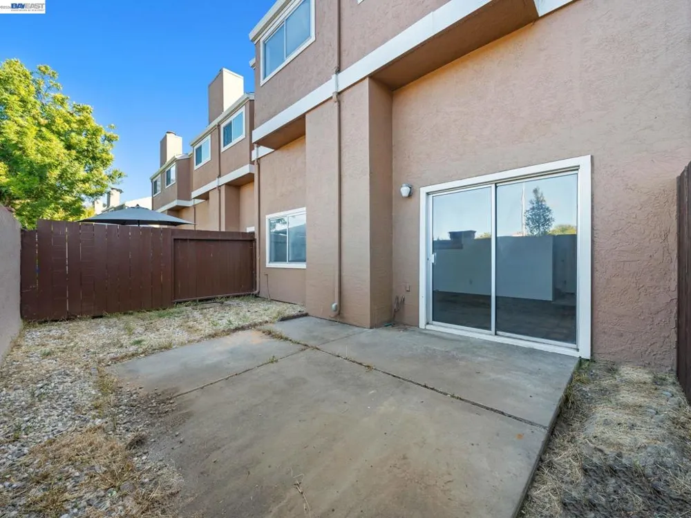 37886 Bright Cmn Fremont, CA 94536