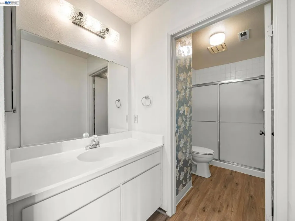 37886 Bright Cmn Fremont, CA 94536