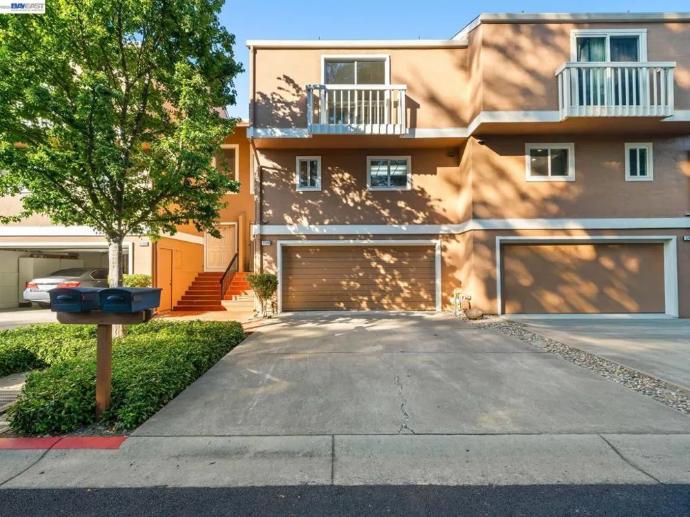 37886 Bright Cmn Fremont, CA 94536
