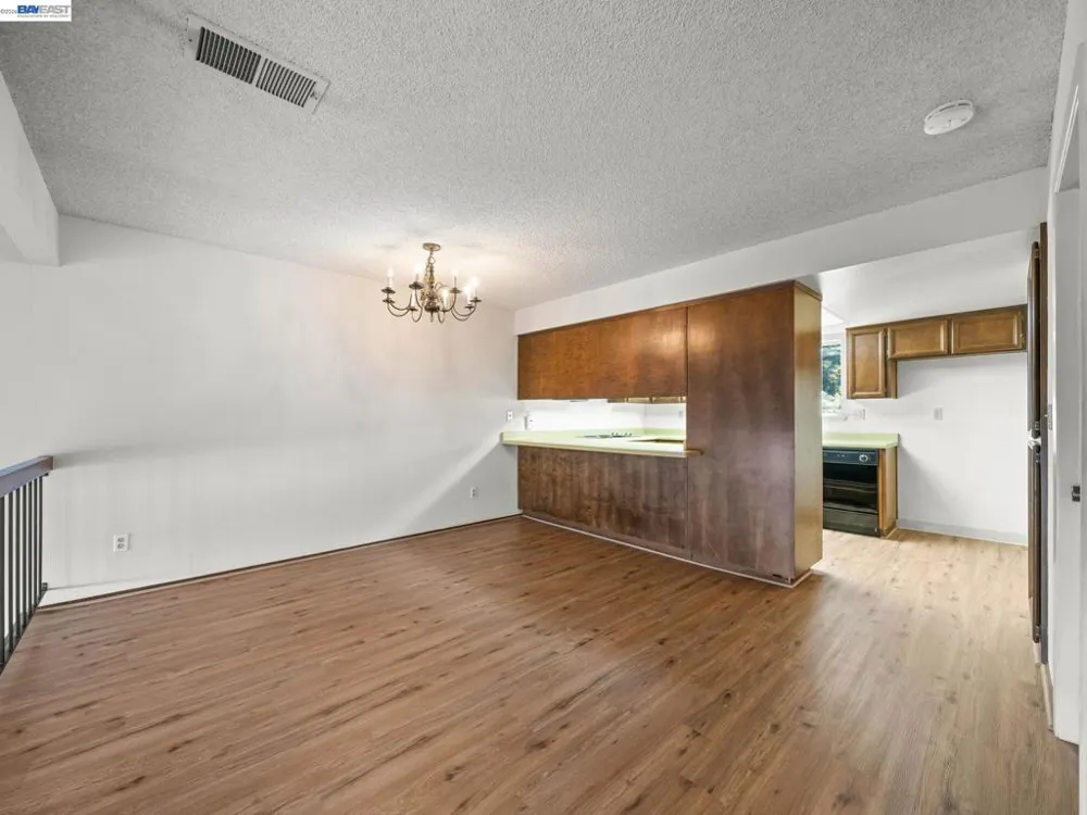 37886 Bright Cmn Fremont, CA 94536