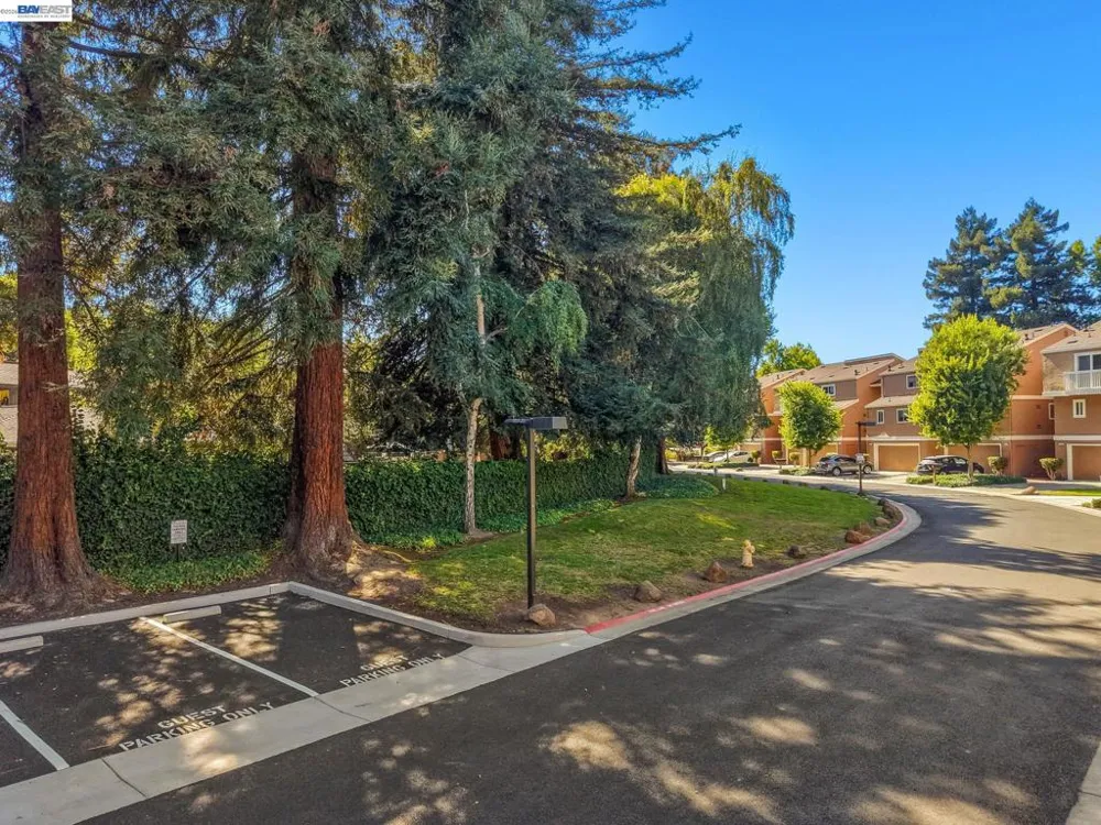 37886 Bright Cmn Fremont, CA 94536
