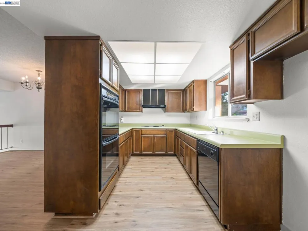 37886 Bright Cmn Fremont, CA 94536