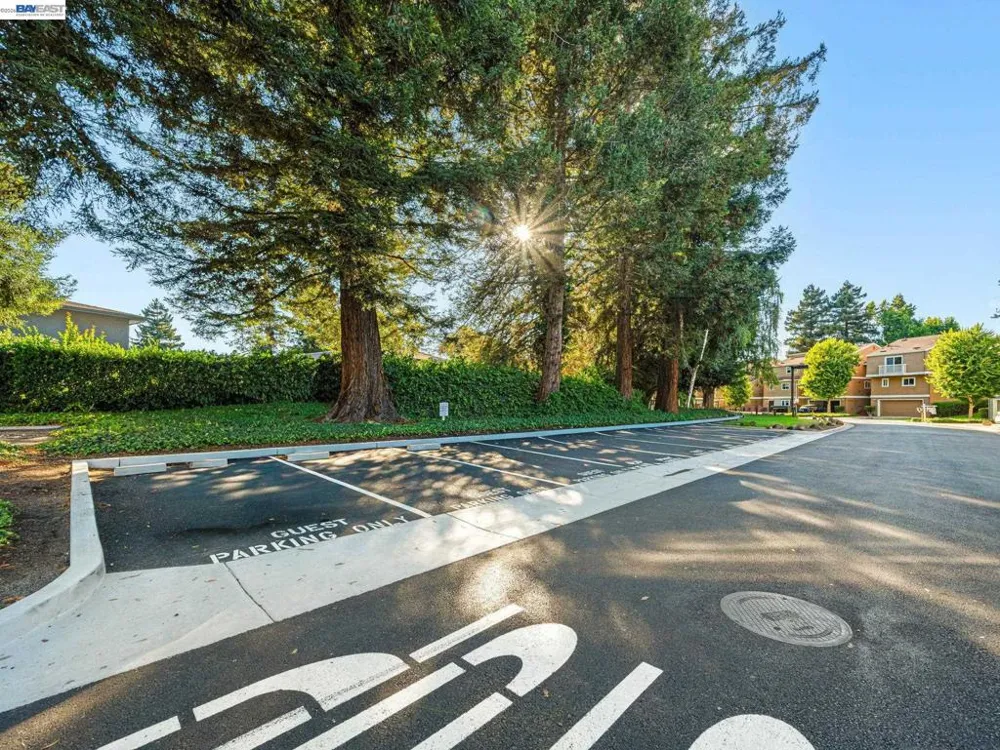 37886 Bright Cmn Fremont, CA 94536