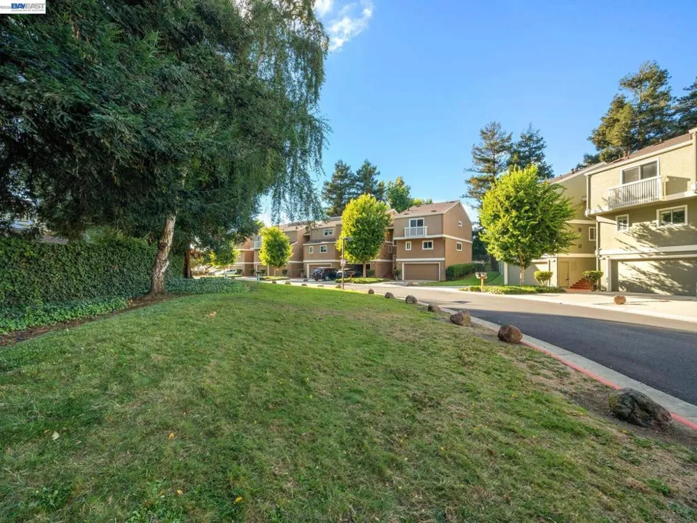 37886 Bright Cmn Fremont, CA 94536