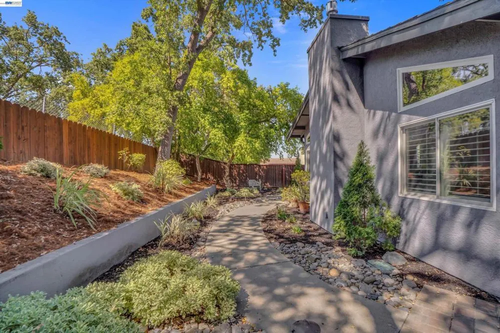 5805 San Carlos Way Pleasanton, CA 94566