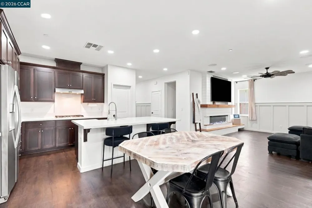 145 Willowrun Way Oakley, CA 94561