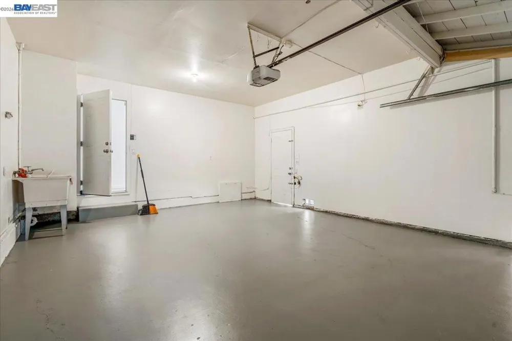 3675 Monterey Blvd San Leandro, CA 94578