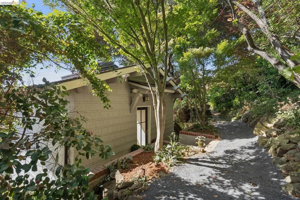 150 Scenic Ave Piedmont, CA 94611