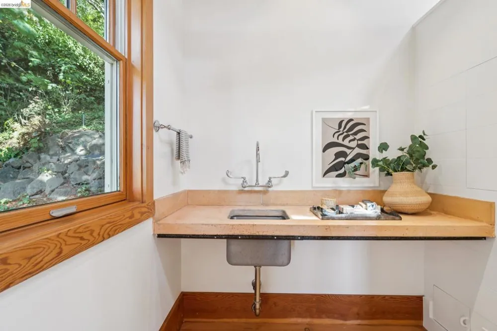 150 Scenic Ave Piedmont, CA 94611