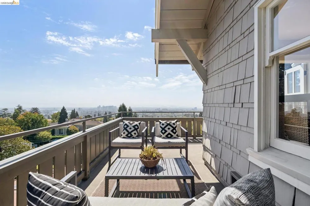 150 Scenic Ave Piedmont, CA 94611