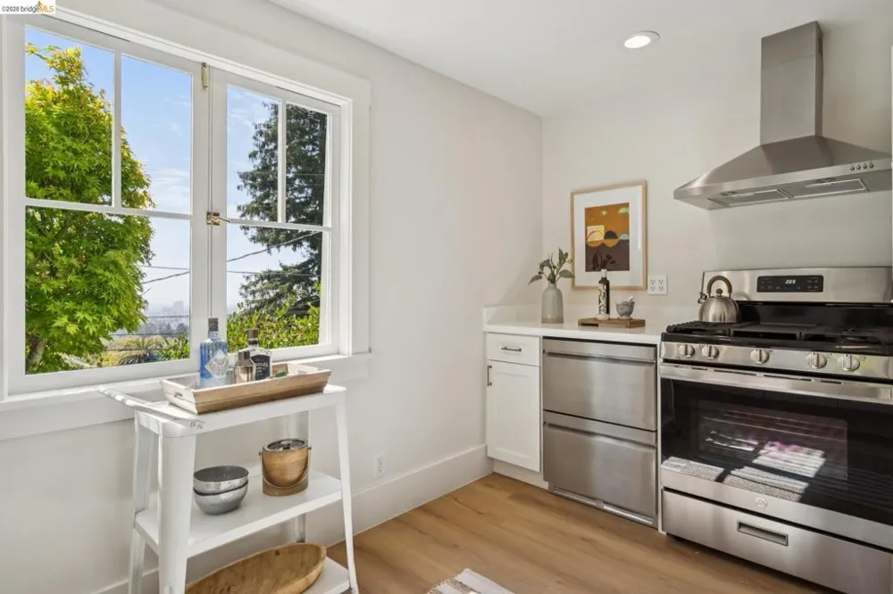 150 Scenic Ave Piedmont, CA 94611