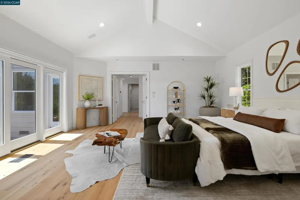 78 Scenic Dr Orinda, CA 94563
