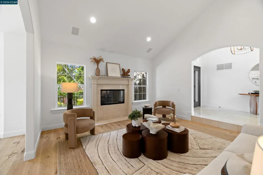 78 Scenic Dr Orinda, CA 94563