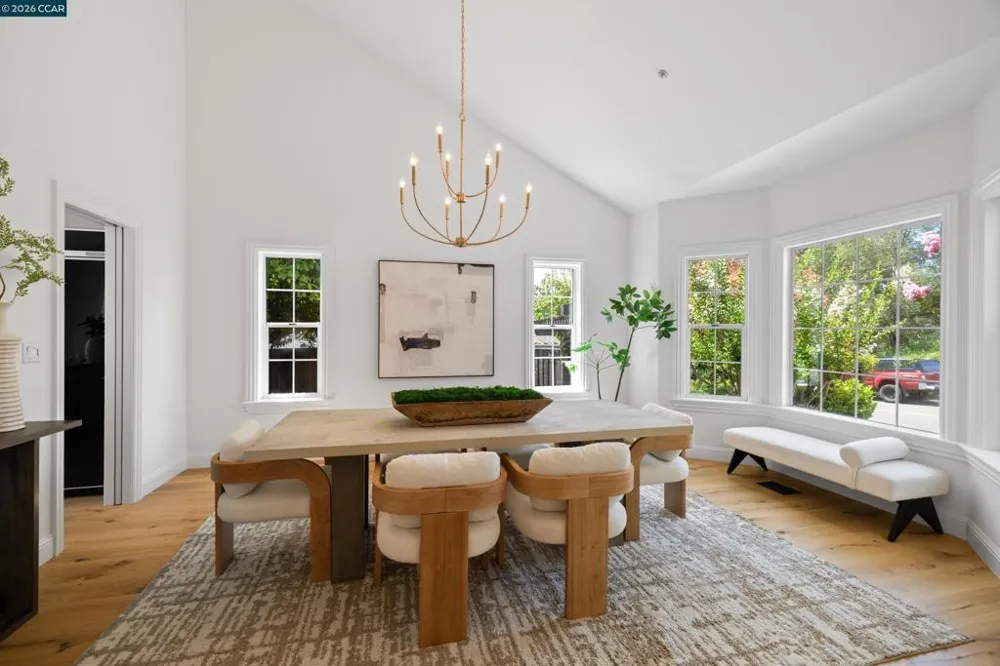 78 Scenic Dr Orinda, CA 94563