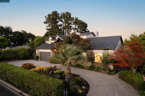 78 Scenic Dr